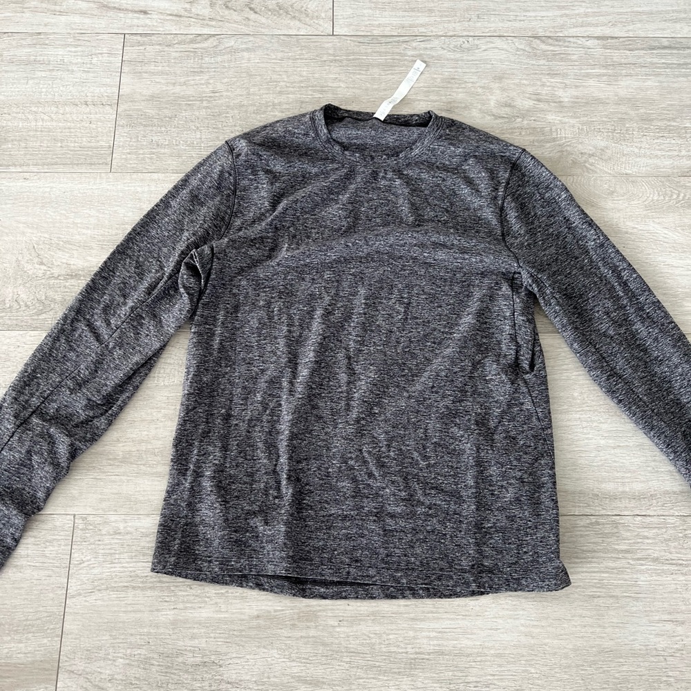 Lululemon mens longsleeve. Thick and warm